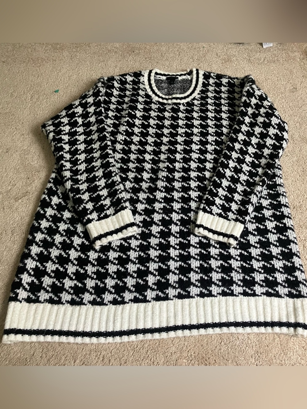 Torrid 1 - Black and White Houndstooth Crewneck Sweater